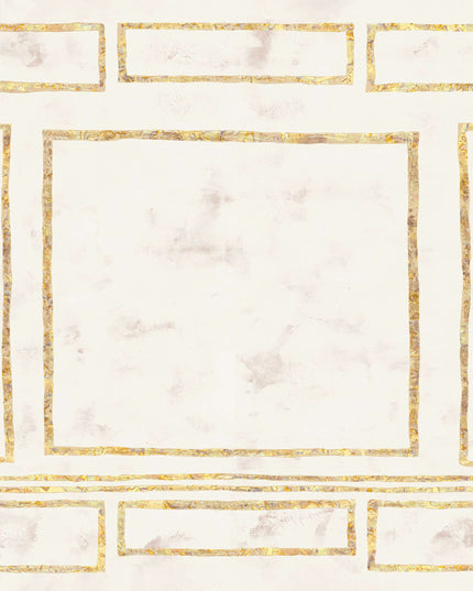VP 1007 01 Elitis Kintsugi Les marques de l'Empire - Dit behang is zacht beige en wit met subtiele gouden accenten die het geheel een elegante en lichte uitstraling geven.
