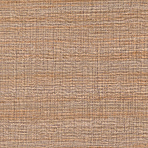 VP 1008 15 Elitis Ceres Rhea - Dit behang is subtiel van kleur met een mix van warme bruintinten en zachte beige accenten die samen een natuurlijke textuur uitstralen.