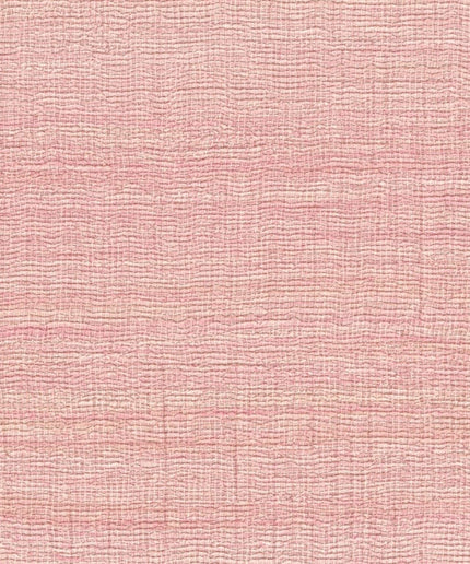 VP 1008 50 Elitis Ceres Rhea - Dit behang is een zacht verweven patroon in verschillende tinten roze met subtiele accenten van wit en lichtbeige.