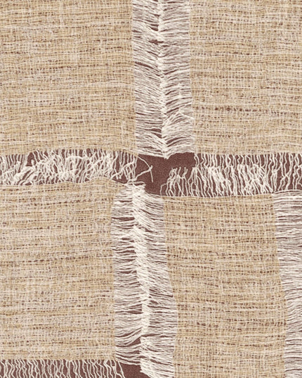 VP 1009 14 Elitis Ceres Cybele - Dit behang is een warme mix van terracotta bruin met zachte crèmekleurige franjes en een fijn geweven textuur in lichte beige tinten.