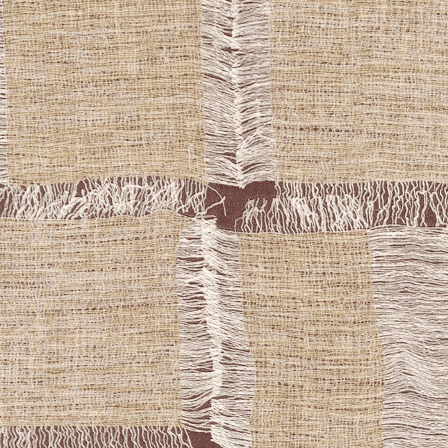 VP 1009 14 Elitis Ceres Cybele - Dit behang is een warme mix van terracotta bruin met zachte crèmekleurige franjes en een fijn geweven textuur in lichte beige tinten.