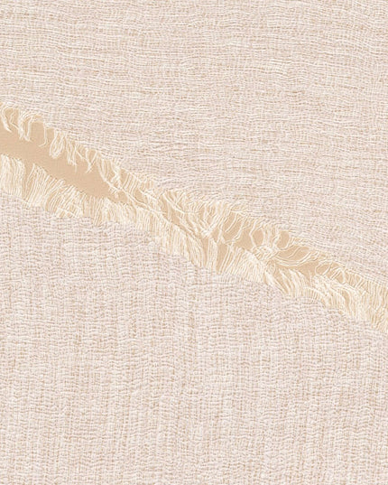 VP 1010 03 Elitis Ceres Hera - Dit behang is subtiel en rustig met een mix van beige