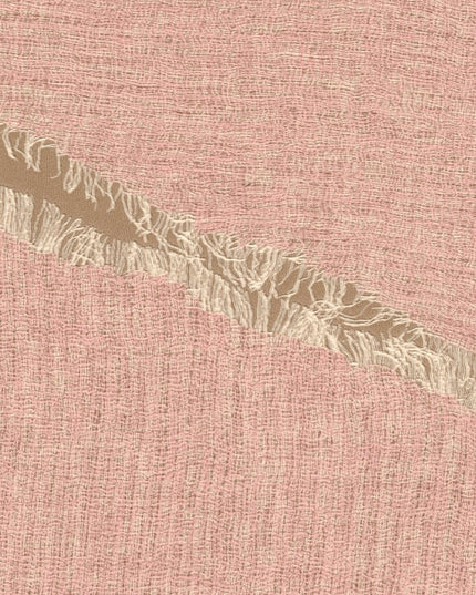 VP 1010 05 Elitis Ceres Hera - Dit behang is subtiel en warm met een combinatie van zacht roze