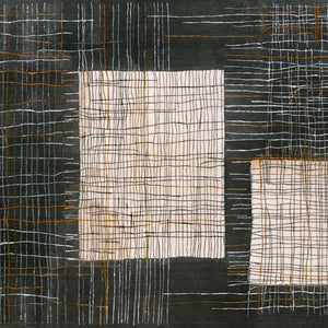 VP 1013 01 Elitis Ceres Sashiko - Dit behang is opgebouwd uit een diepzwarte achtergrond met crèmekleurige rechthoeken