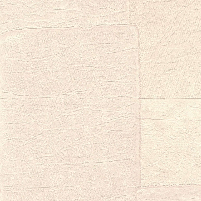 VP 1018 03 Elitis Sangpi Sangpi - Dit behang is zacht beige met subtiele tinten van lichtroze en crèmekleurige nuances die samen een warme en natuurlijke textuur creëren.