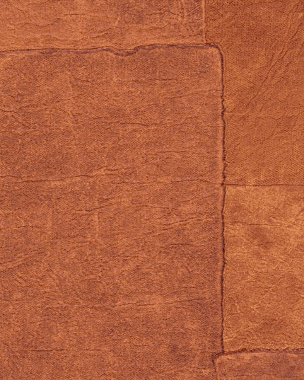 VP 1018 35 Elitis Sangpi Sangpi - Dit behang is warm van toon met een rijke mix van roestachtig oranje en subtiele roodbruine accenten.