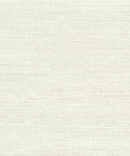 VP 928 02 Elitis Elixir de soies Kosa silk - Dit behang is zacht wit met subtiele beige en lichtgrijze tinten die een natuurlijke en rustige uitstraling creëren.