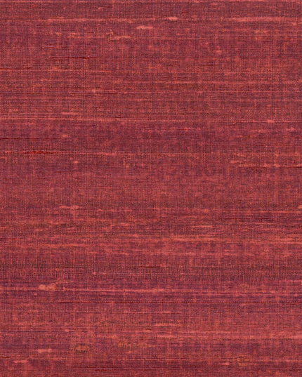 VP 928 31 Elitis Elixir de soies Kosa silk - Dit behang is een rijke combinatie van warme roodtinten met subtiele accenten van oranje en dieprood