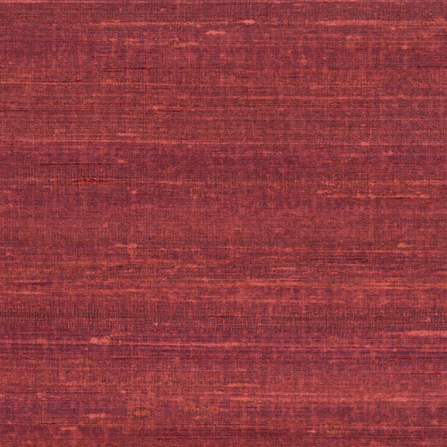 VP 928 31 Elitis Elixir de soies Kosa silk - Dit behang is een rijke combinatie van warme roodtinten met subtiele accenten van oranje en dieprood