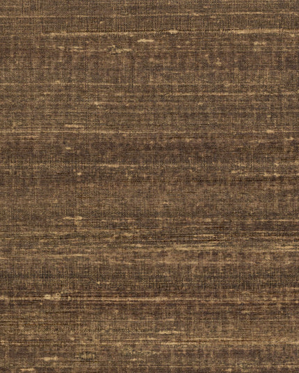 VP 928 72 Elitis Elixir de soies Kosa silk - Dit behang is een warme combinatie van verschillende tinten bruin met subtiele accenten van beige en goudkleurig