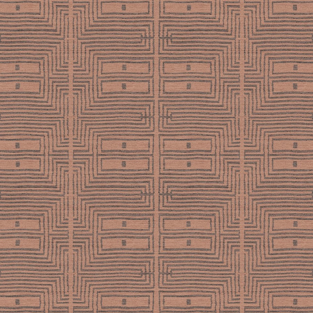 RIC301 Masureel Serica Serica - Dit behang is opgebouwd uit warme tinten van bruin en rood met een subtiele donkere lijnvoering die het geometrische patroon accentueert.
