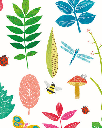 WGU50101W Dutch Wallcoverings When i grow up Forest Floor - Dit behang is wit van achtergrond met speelse accenten in groen